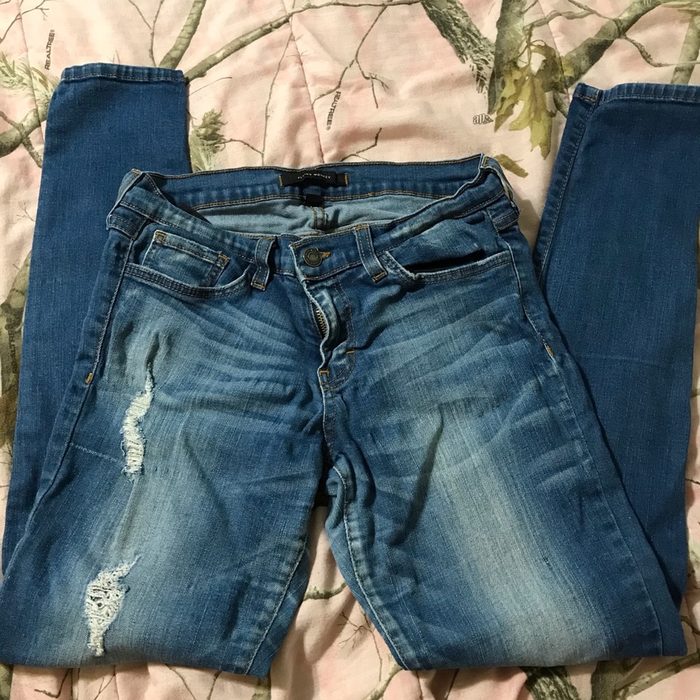 💕 Distressed denim jeans